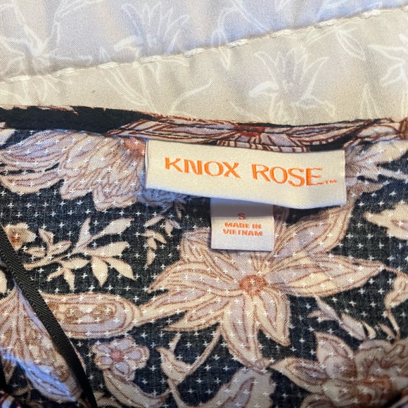 Women's Bishop Sleeve A-Line Dress
Knox Rose Black Floral - Picture 6 of 7